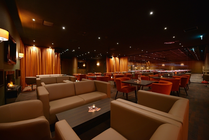 Orange Club Lounge {{standort}} 
