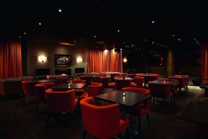Orange Club Lounge {{standort}} 